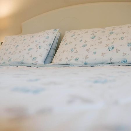 Villa Chiara B&B Biandronno Dış mekan fotoğraf