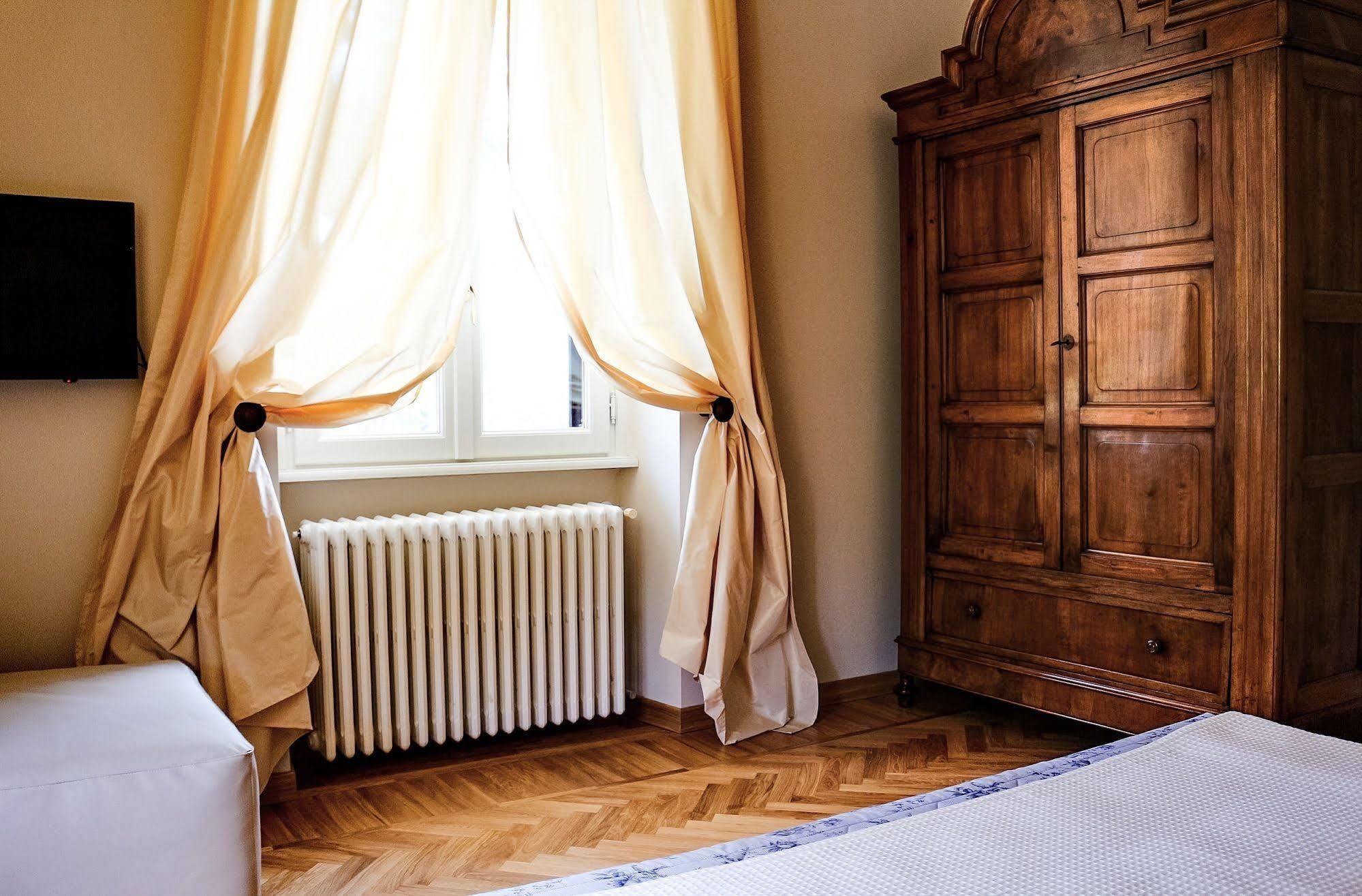 Villa Chiara B&B Biandronno Dış mekan fotoğraf